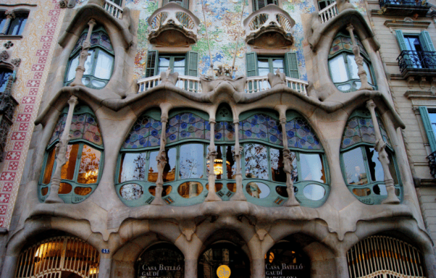 Casa Batllo Gold Entry With VR Tablet