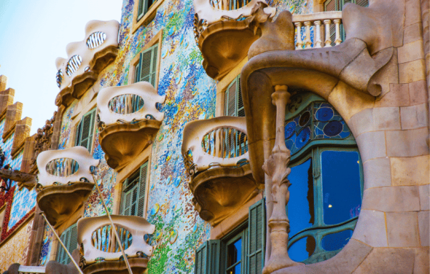 Casa Batllo Gold Entry With VR Tablet